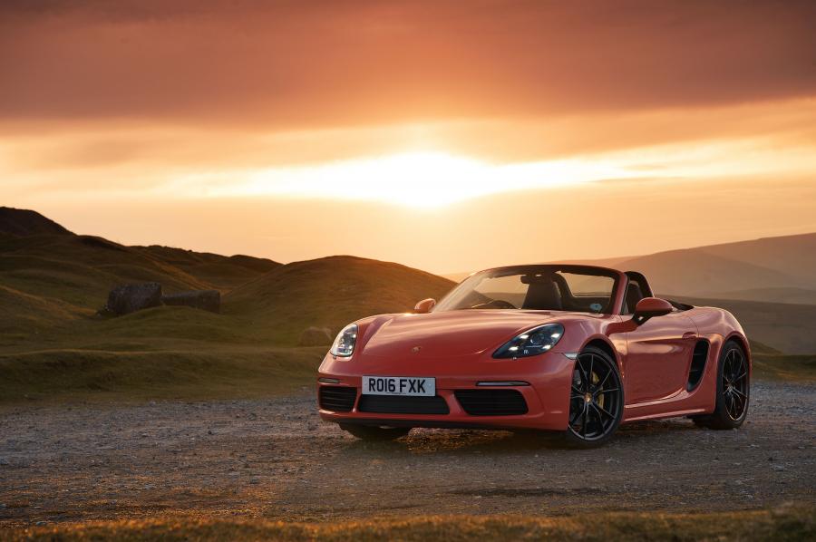  Porsche 718 Boxster S 2016 года  (UK) (фото 13 из 29)